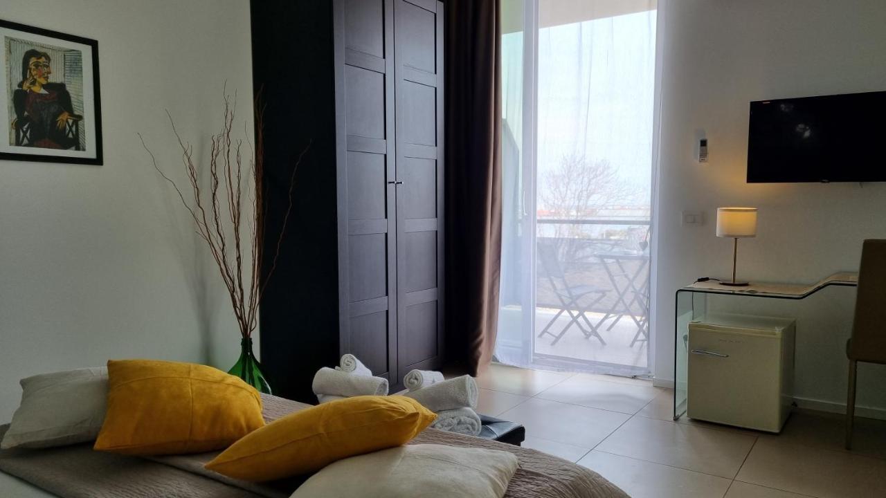 לינה וארוחת בוקר פלרמו Location10 מראה חיצוני תמונה